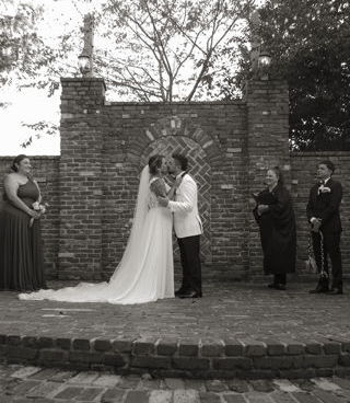 Image for post: Amazing officiant!