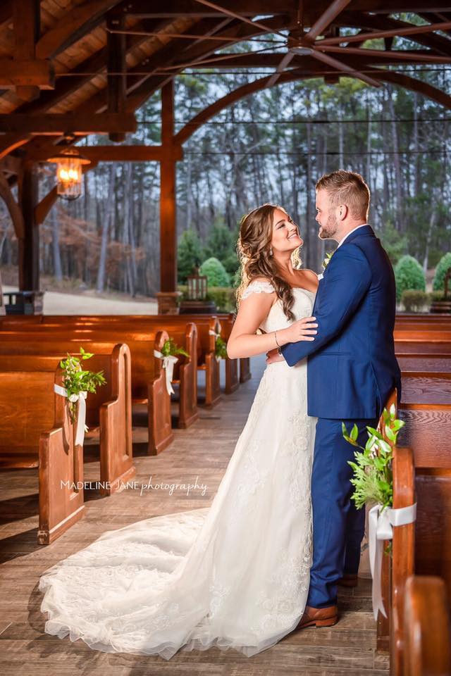Image for post: Beautiful Wedding at In The Woods!