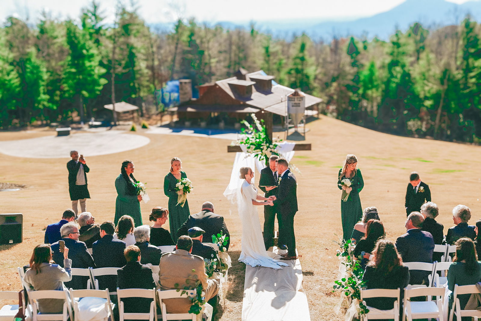 Welcome to our newest North Georgia wedding venue: Bison View Lodge Micro Wedding Weekends!